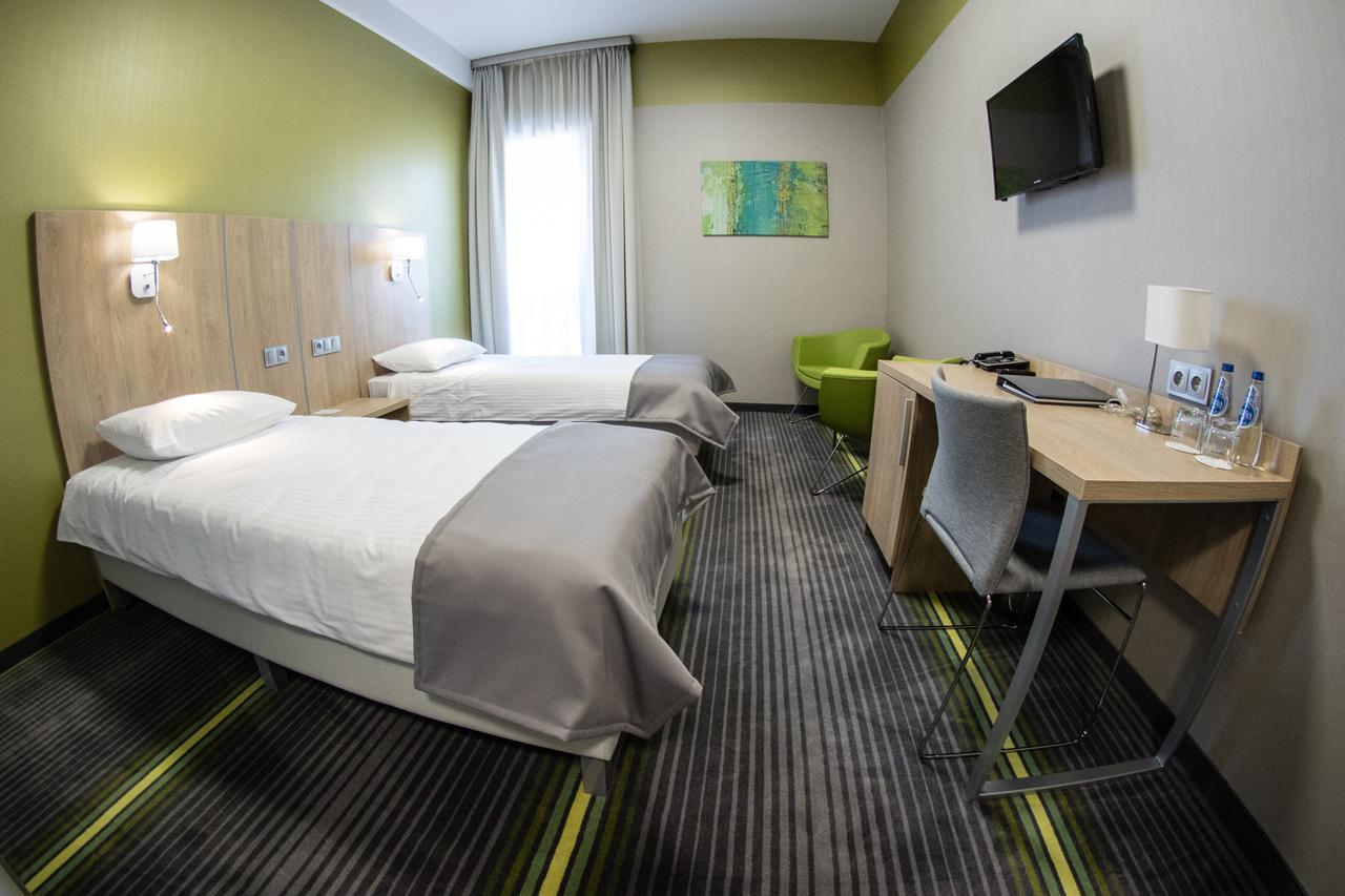 Hotel Radocza Park Business エクステリア 写真