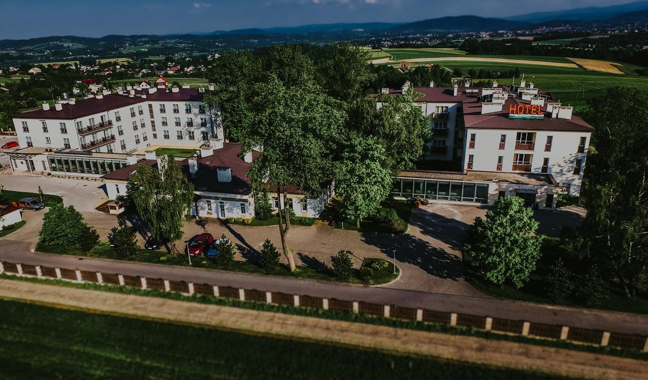 Hotel Radocza Park Business エクステリア 写真