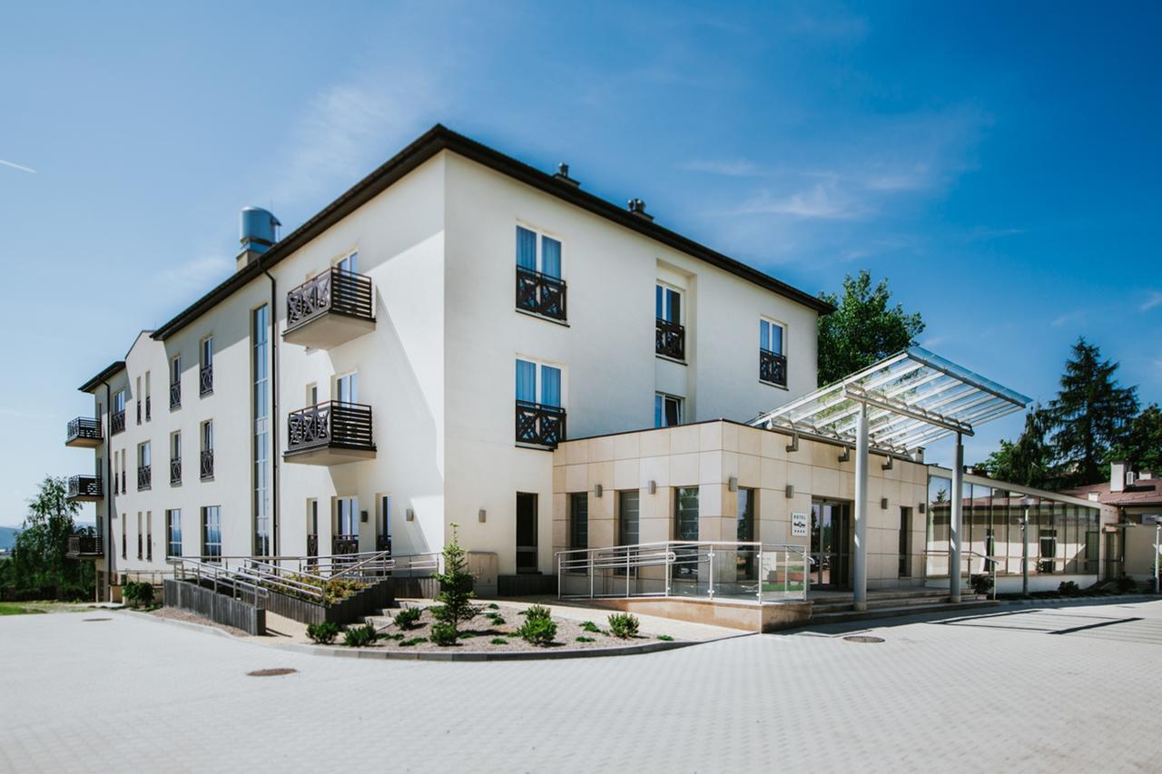 Hotel Radocza Park Business エクステリア 写真