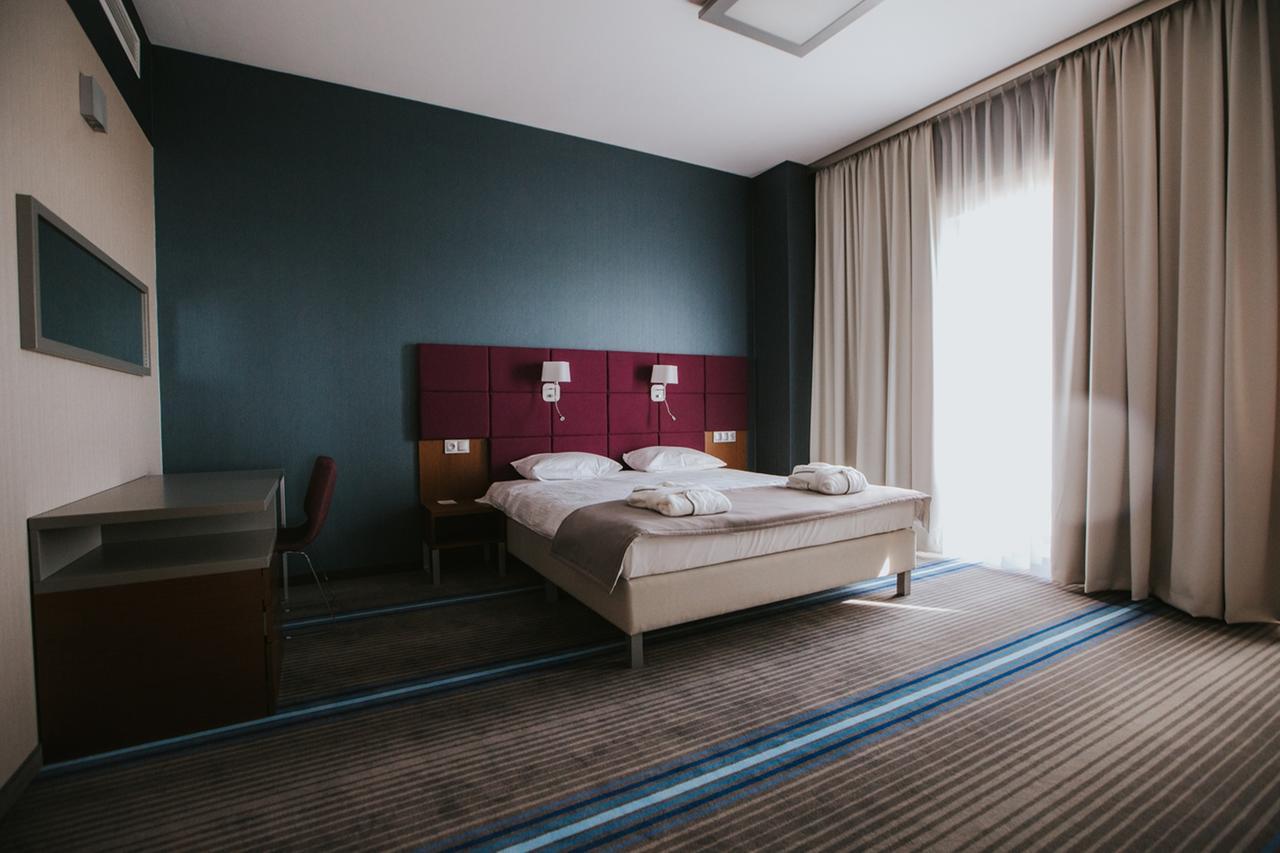 Hotel Radocza Park Business エクステリア 写真