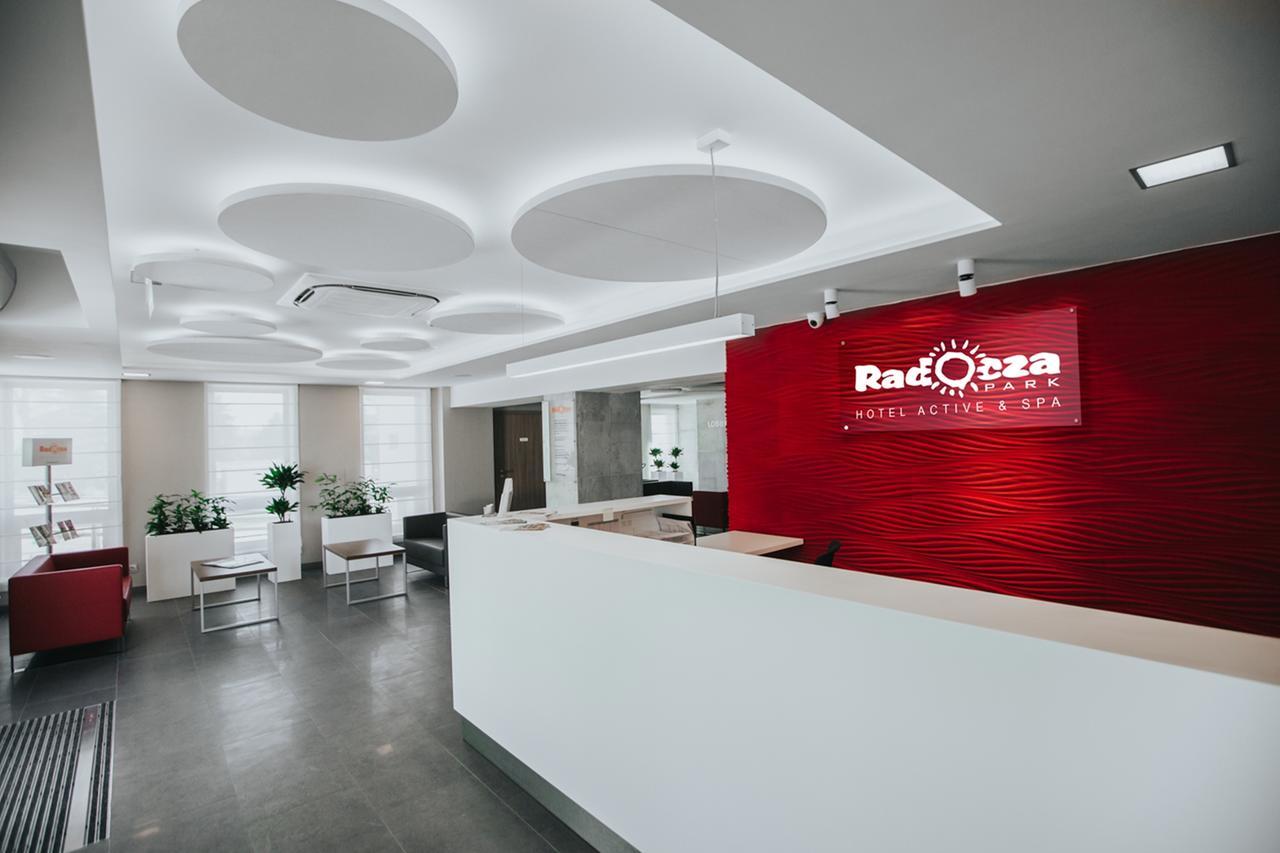 Hotel Radocza Park Business エクステリア 写真