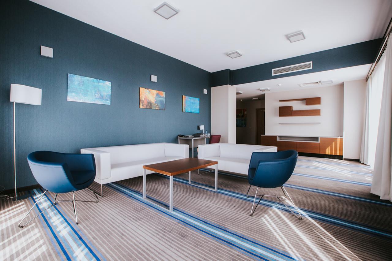 Hotel Radocza Park Business エクステリア 写真