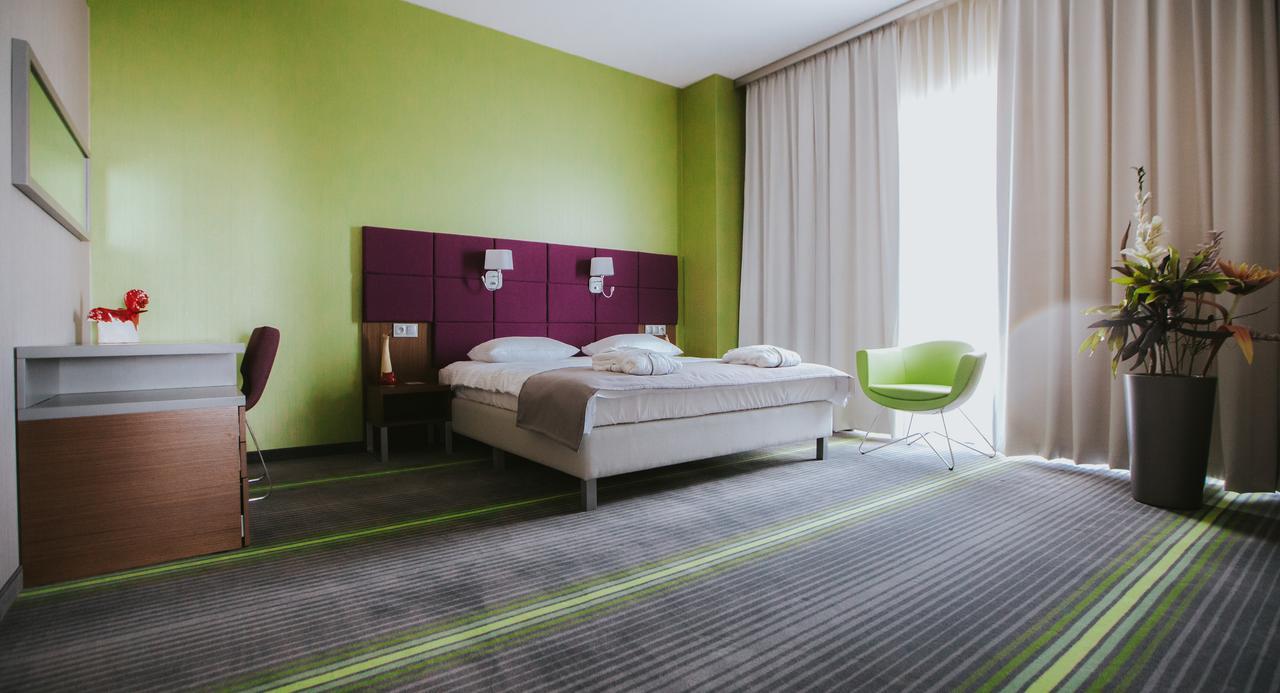 Hotel Radocza Park Business エクステリア 写真