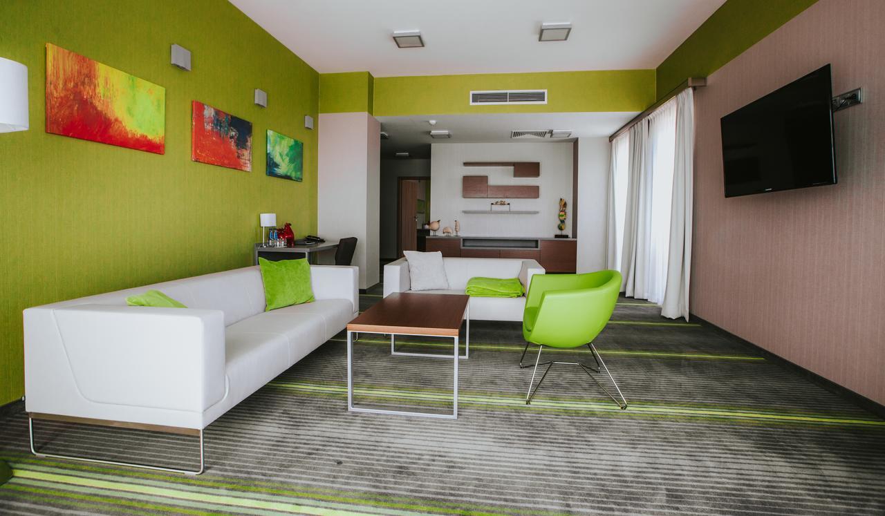 Hotel Radocza Park Business エクステリア 写真