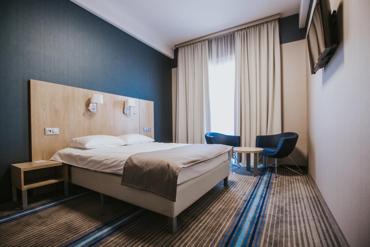 Hotel Radocza Park Business エクステリア 写真