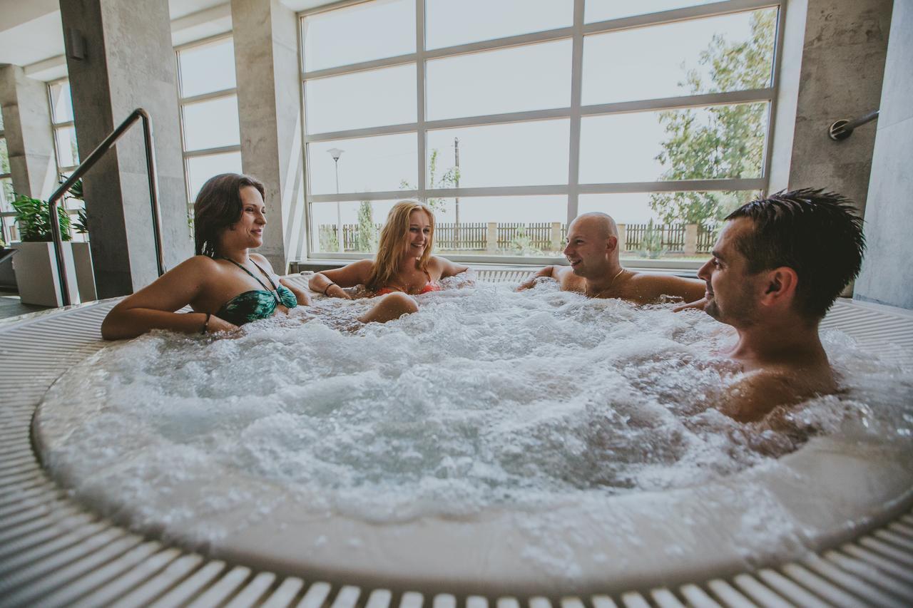 Hotel Radocza Park Business エクステリア 写真