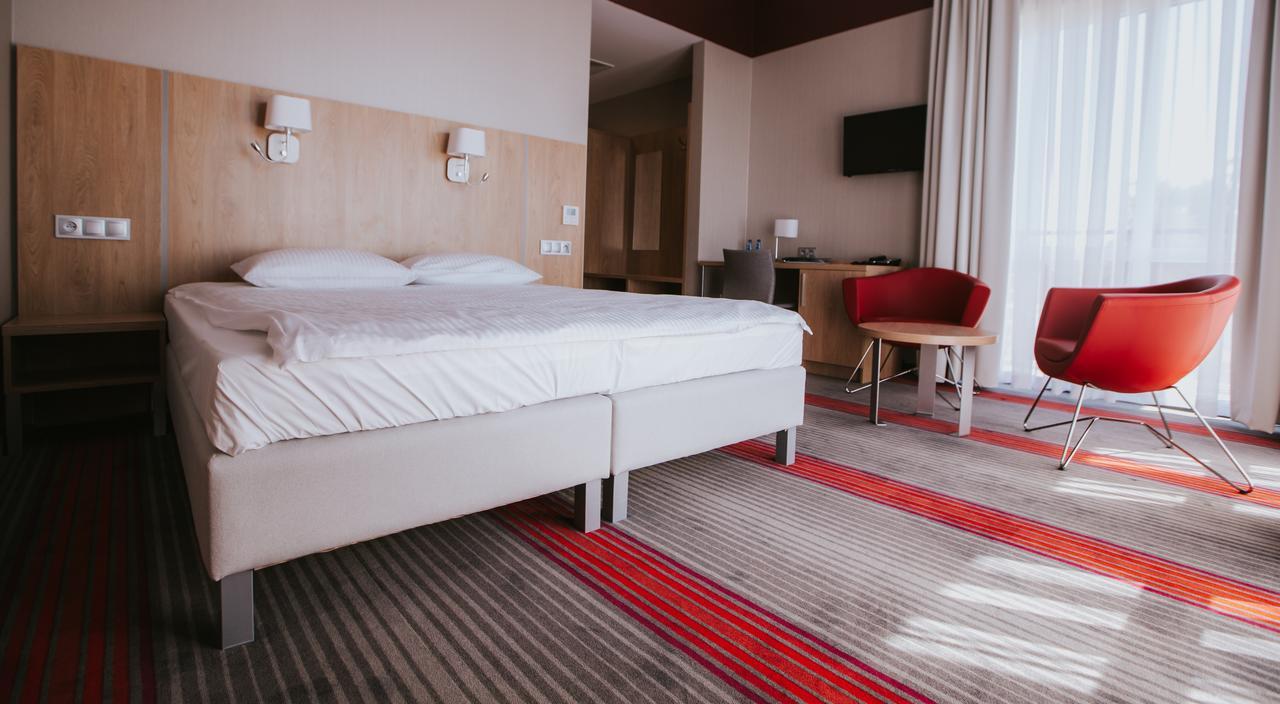 Hotel Radocza Park Business エクステリア 写真